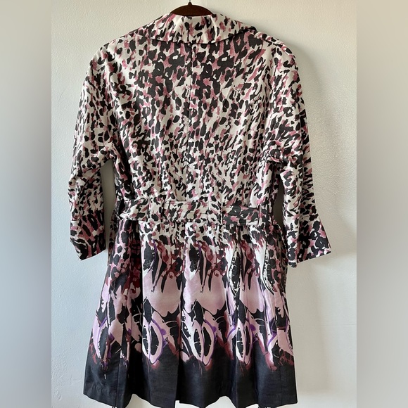 Vertigo Paris lightweight Trench Coat. Like New Medium - Picture 5 of 9